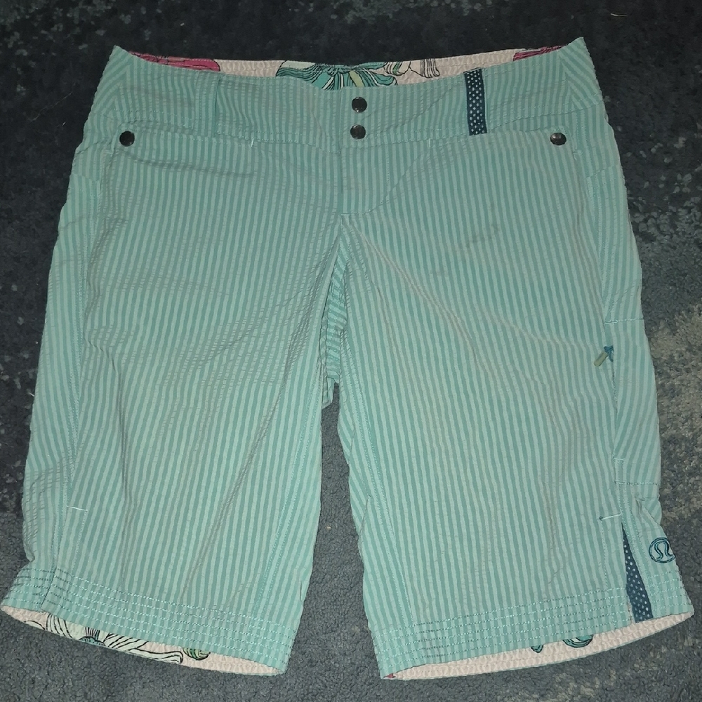 Lululemon Athletica Adventure Teal Striped Women's Shorts Size 6